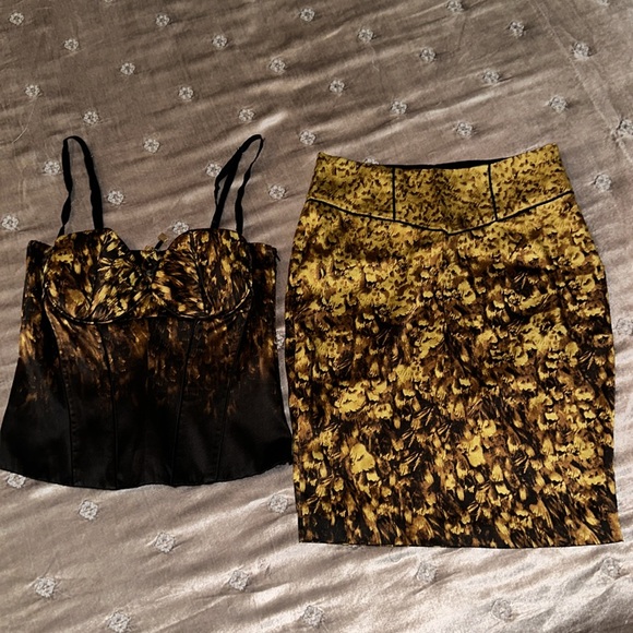 Marciano by Guess Black & Gold Matching Set-Corset (size S/P) & Skirt (size 2) - Picture 3 of 12